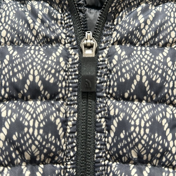 The North Face Puffer Vest Sz XL - Picture 5 of 5